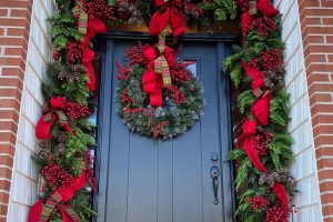 Make Your Home More Festive with Our Seasonal Holiday Decorating Services